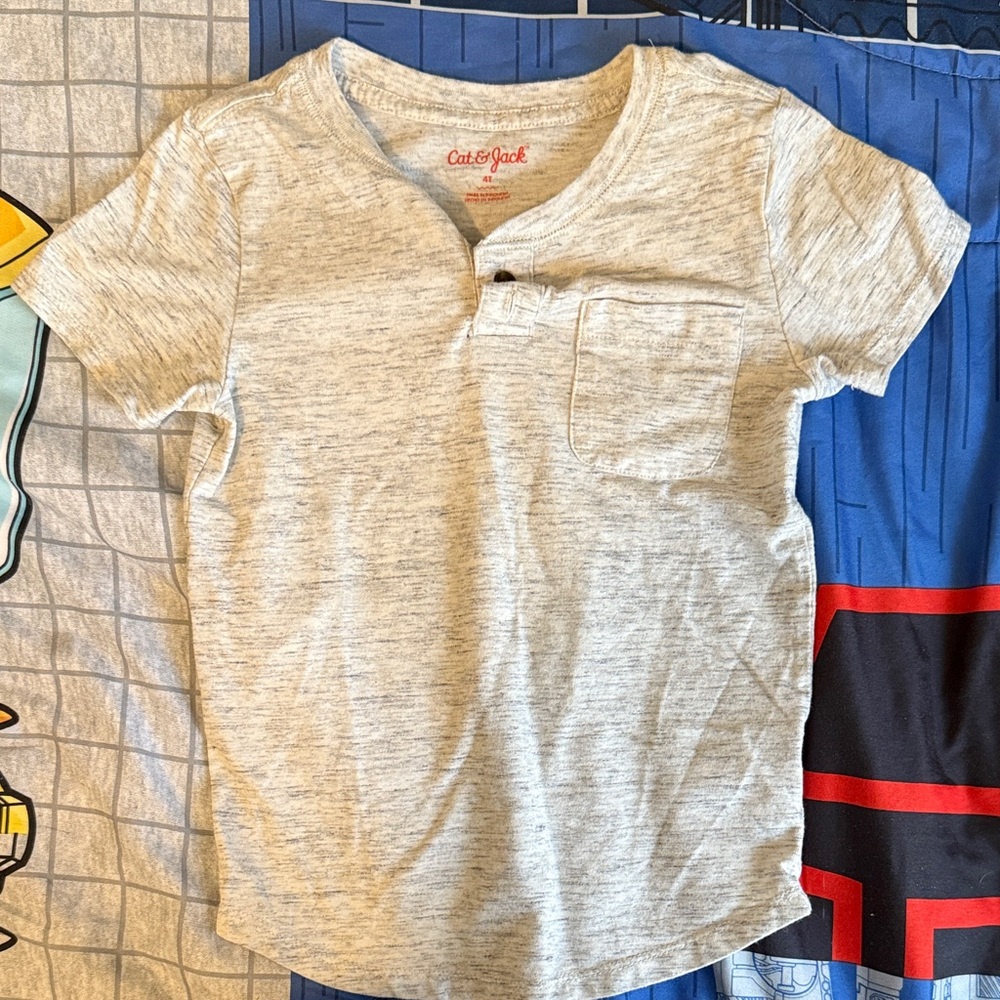 Cat & Jack Gray Short Sleeve Tee